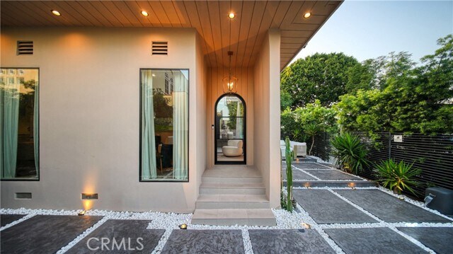 Building Photo - 8840 Ashcroft Ave