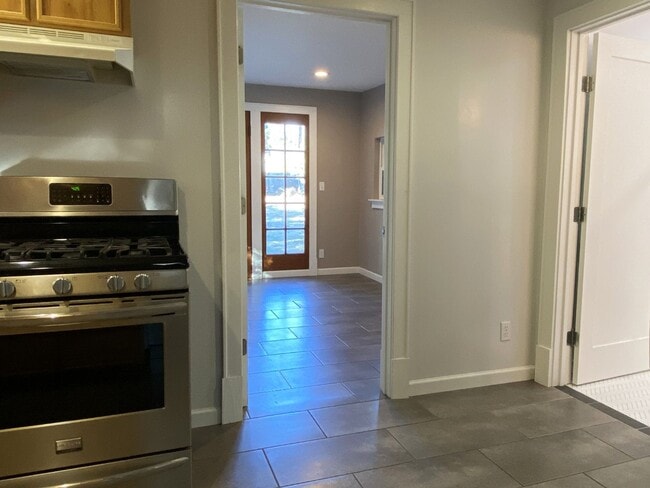 Building Photo - Darling Cottage in White Salmon