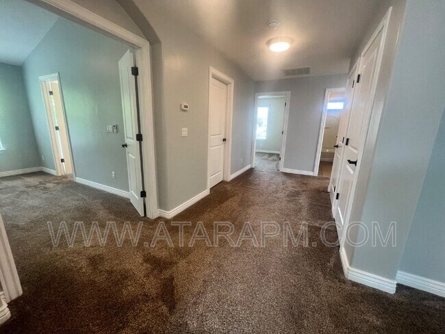 Building Photo - 13571 S Buckeye View Way
