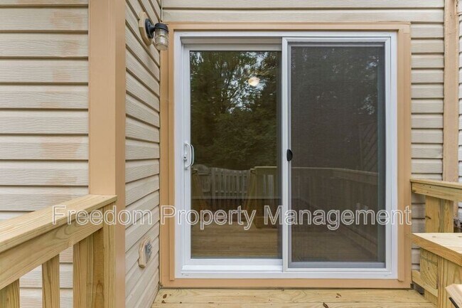 Building Photo - 8644 Sanderling Dr