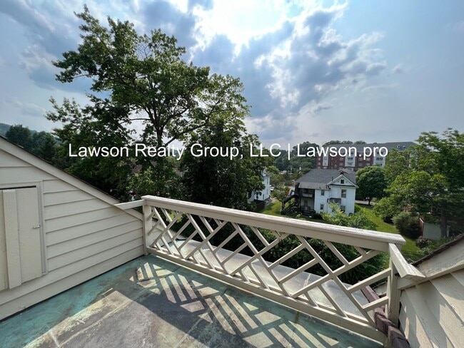 Building Photo - 2217 Jefferson St SW