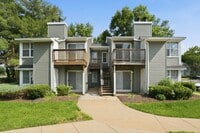 Building Photo - NICELY UPDATED 1 BEDROOM 1 BATHROOM CONDO IN EXCELLENT LOCATION!!