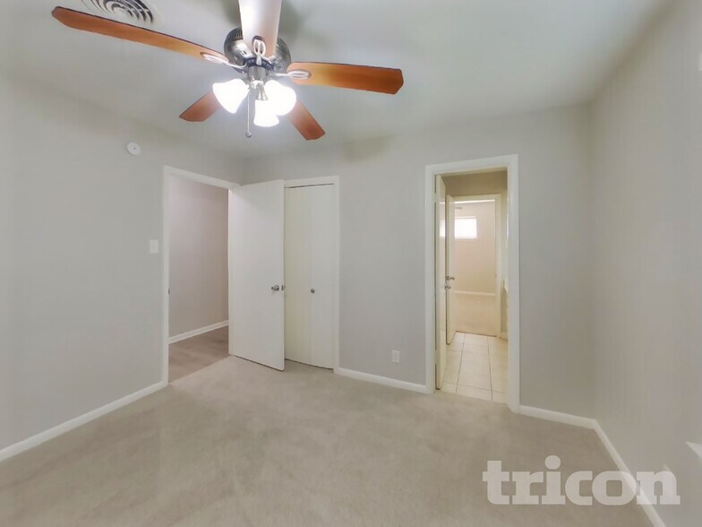 Building Photo - 3240 Springwood Ln