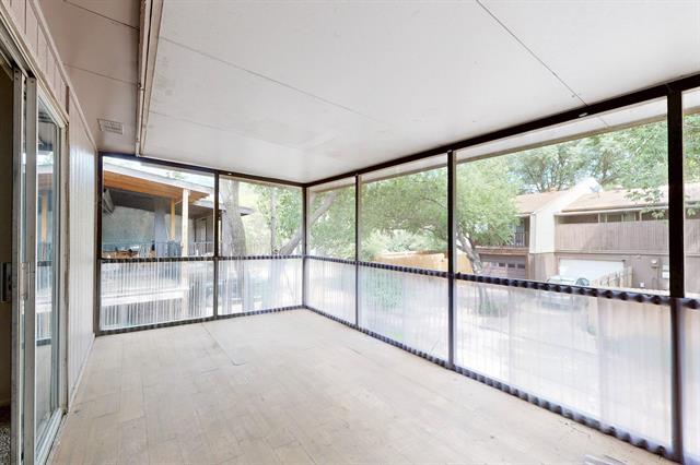Building Photo - 703 E Shady Grove Rd