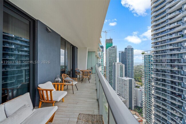 Building Photo - 1010 Brickell Ave