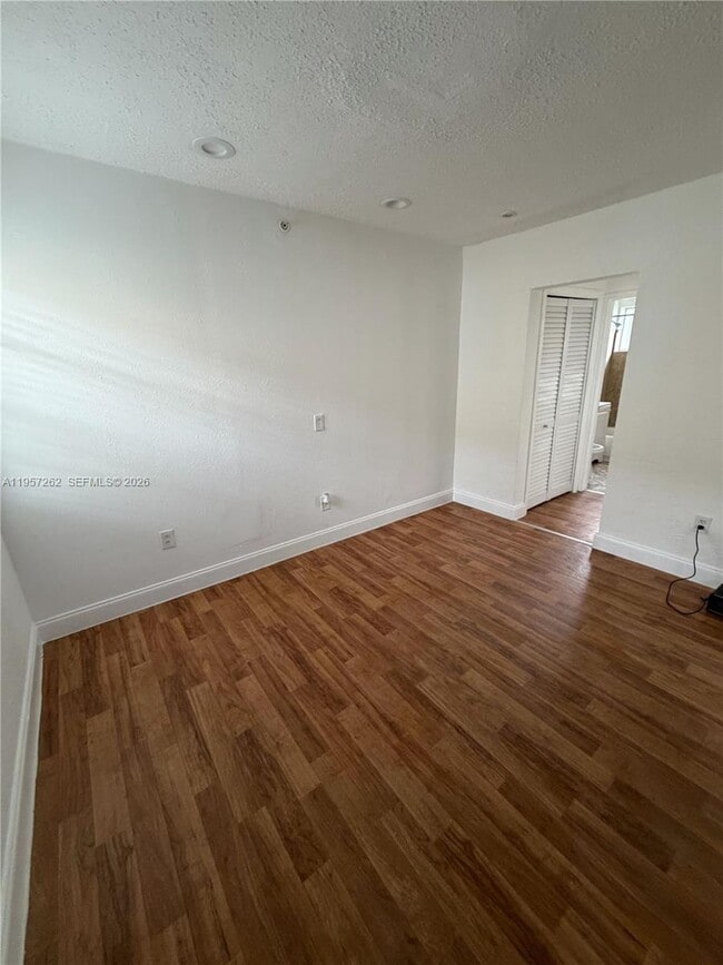 Building Photo - 542 NW 8th St