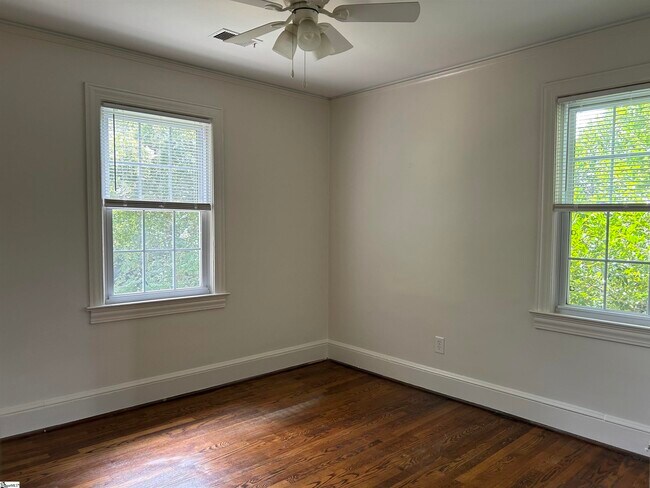 Building Photo - 5 Whitsett St