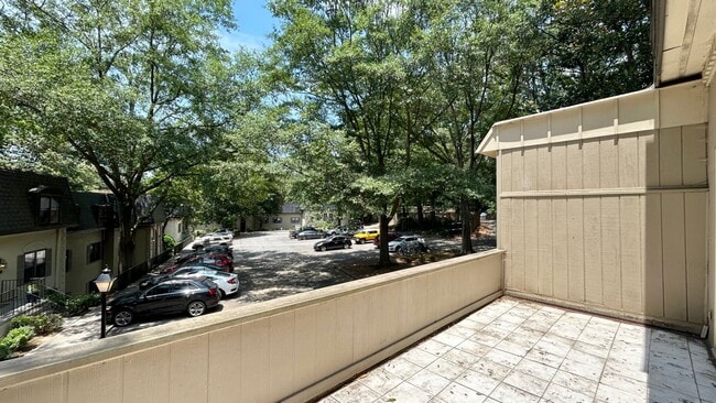 Building Photo - Rare Cross Creek 2 Bedroom-2.5 Bathroom Townhouse, Available NOW!