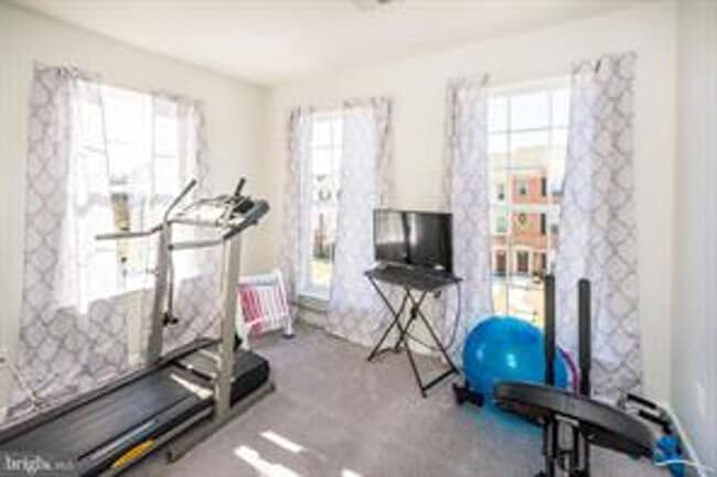 Building Photo - COMING SOON! June 1st - Beautiful Townhouse with 3rd Floor Master Suite!