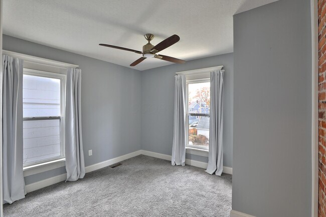 Building Photo - 693 Wilson Ave