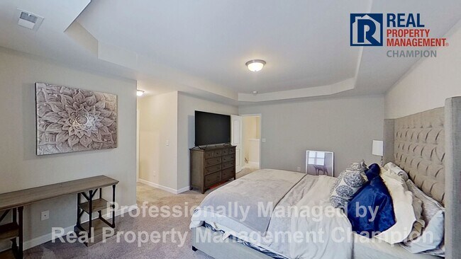 Building Photo - Spacious 3 BD/2.5 BA Home with Office Featuring Open Floorplan