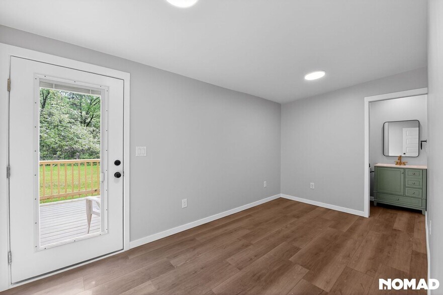 Building Photo - 866 Wellman St