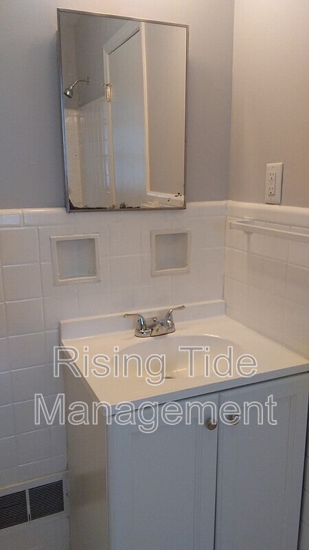 Building Photo - 7016 Briarwood Ln