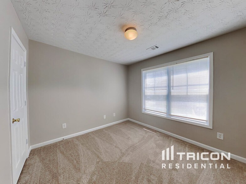 Building Photo - 1588 Thornwick Trace