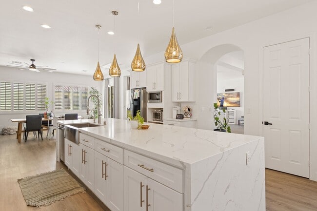 Building Photo - Beautifully Upgraded, Single Story 3 Bed, ...