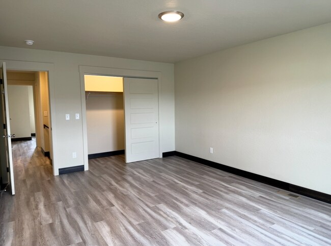 Building Photo - Modern Kalispell Home