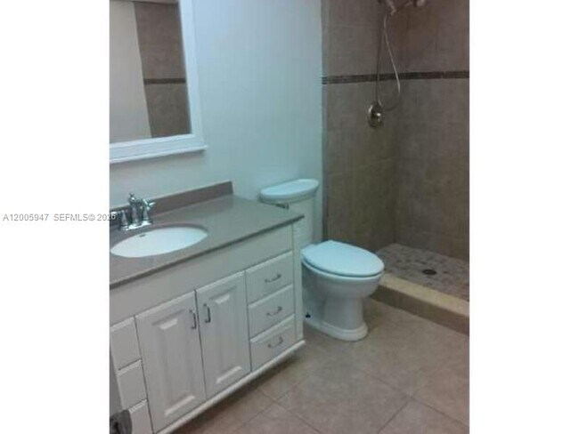 Building Photo - 4850 SW 63rd Terrace