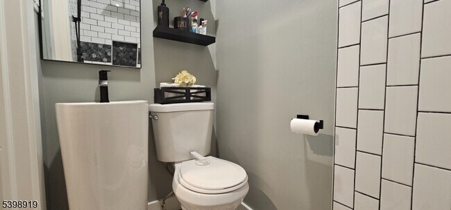 Building Photo - 141 West End Ave