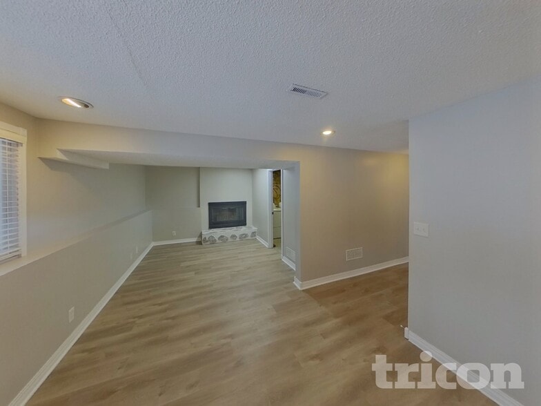 Building Photo - 1442 Laurel Ave