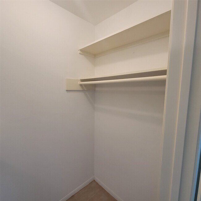 Building Photo - 1223 Augusta Dr