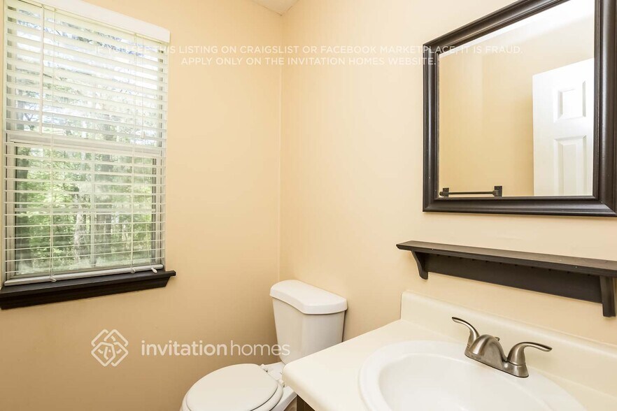 Building Photo - 1835 Red Rose Ln