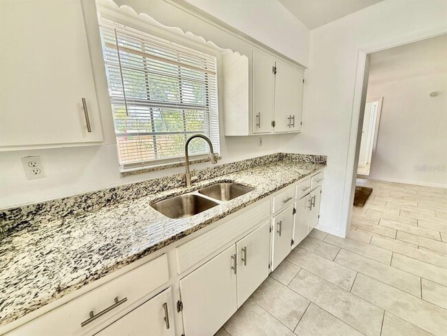 Building Photo - 1302 E New Orleans Ave