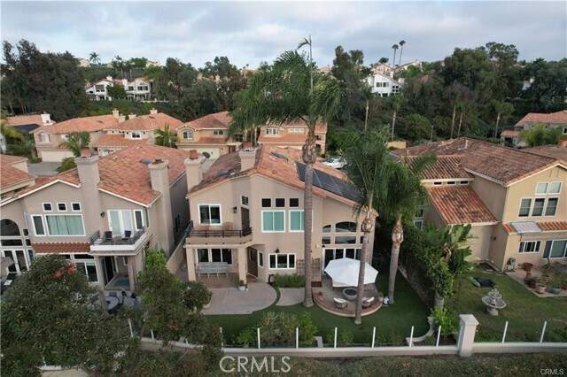 Building Photo - 13 Bernay