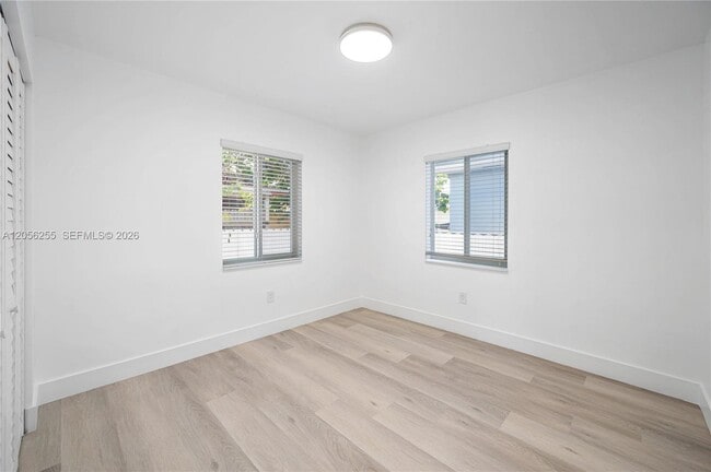Building Photo - 2641 SW 29th Ct