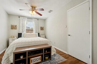 Building Photo - 1624 Aquarena Springs Dr