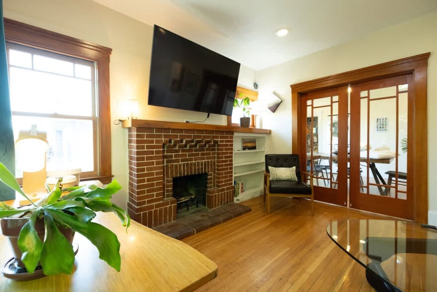 Building Photo - 3148 College Ave