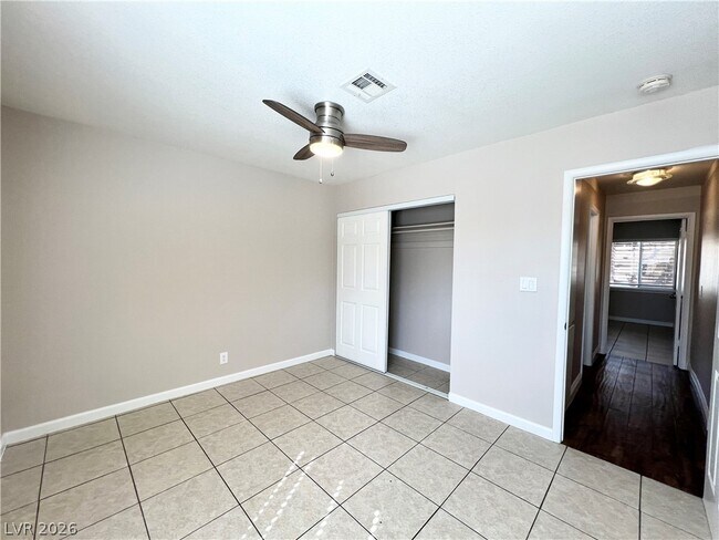 Building Photo - 6446 Meadowlark Ln