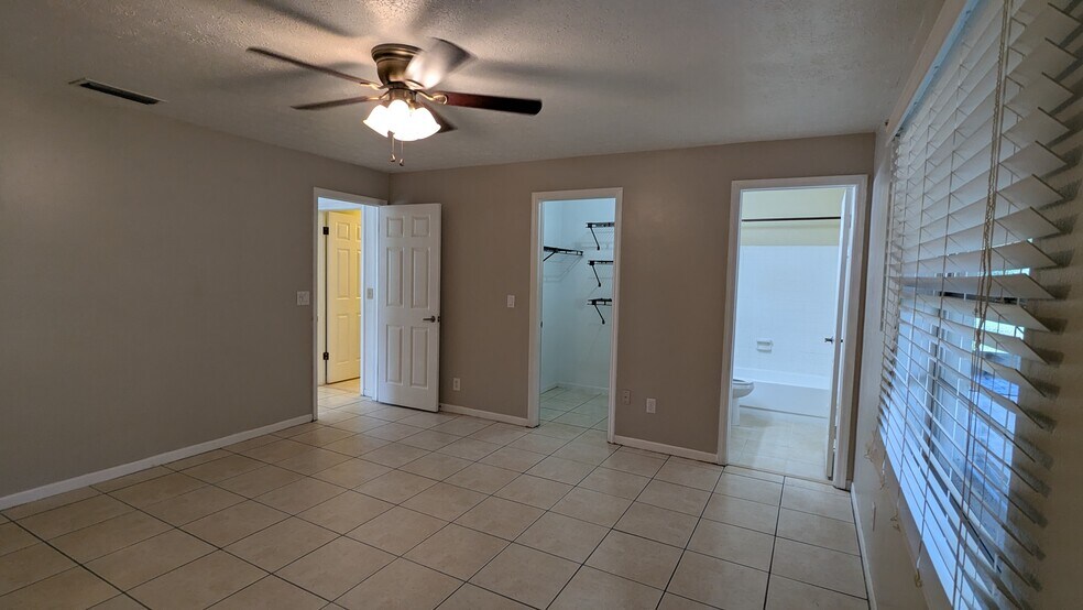 Building Photo - 5466 Pentail Cir