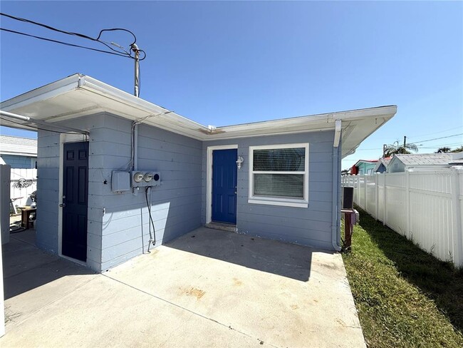 Building Photo - 13202 Boca Ciega Ave