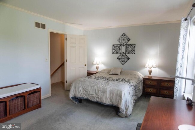 Building Photo - 609 Cambridge Ct