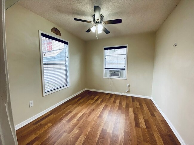 Building Photo - 3921 Woodleigh St