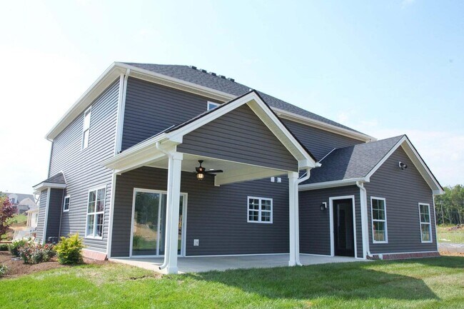 Building Photo - 1376 Angus Trail