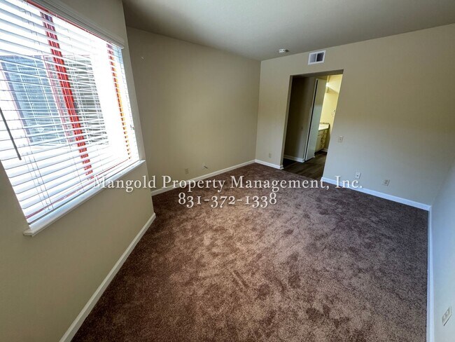 Building Photo - 2-Bedroom 1-Bath Condo with Fireplace, New...