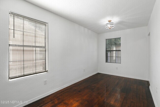 Building Photo - 5246 Sunderland Rd