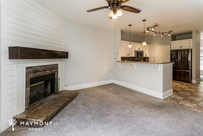 Building Photo - 948 Redwood Dr NW