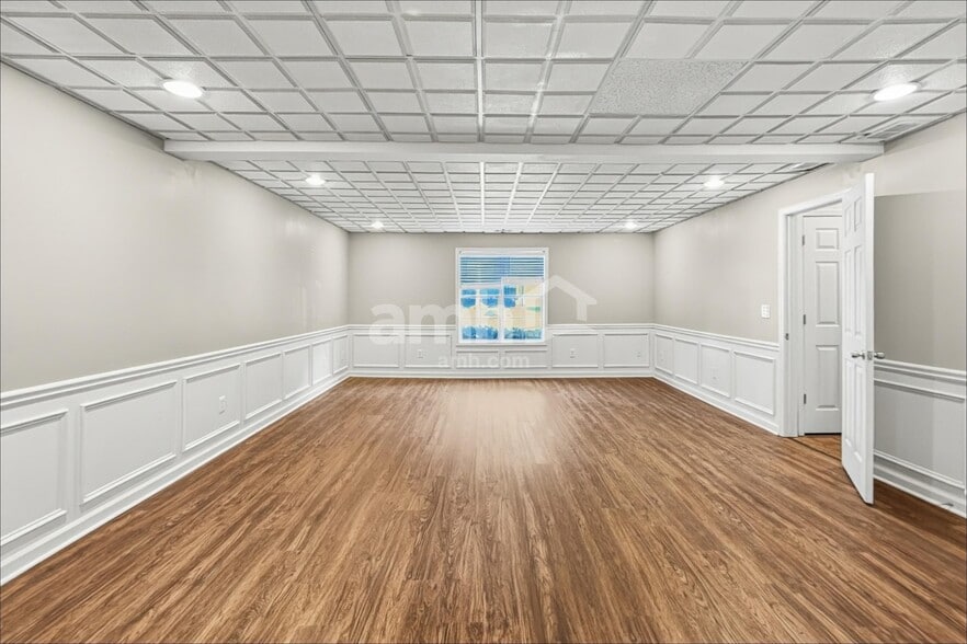 Building Photo - 624 Glendale Forest Dr