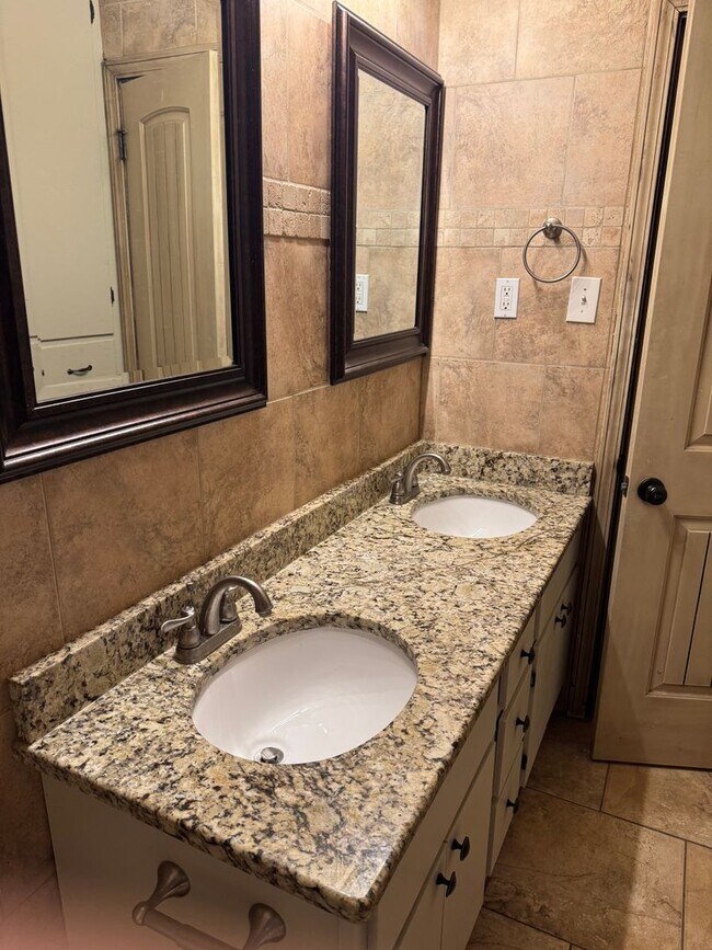 Building Photo - 2315 ½ N Gatewood Ave – Oklahoma City, OK ...