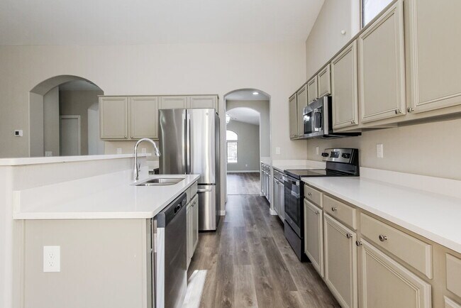 Building Photo - 15072 W Melvin St