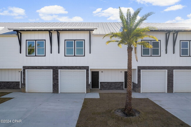 Primary Photo - 6997 Patronis Dr