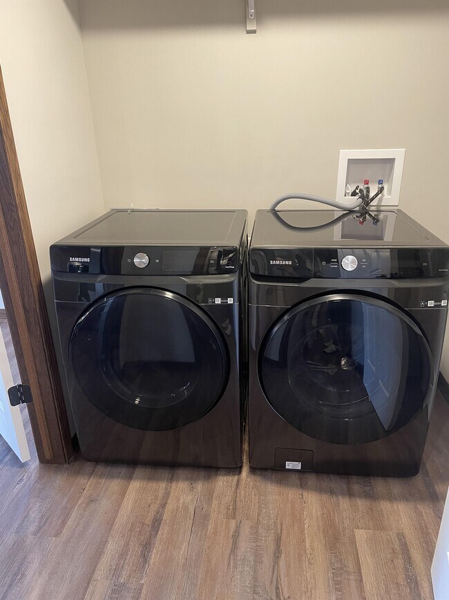 Building Photo - 817 W Bellezza St