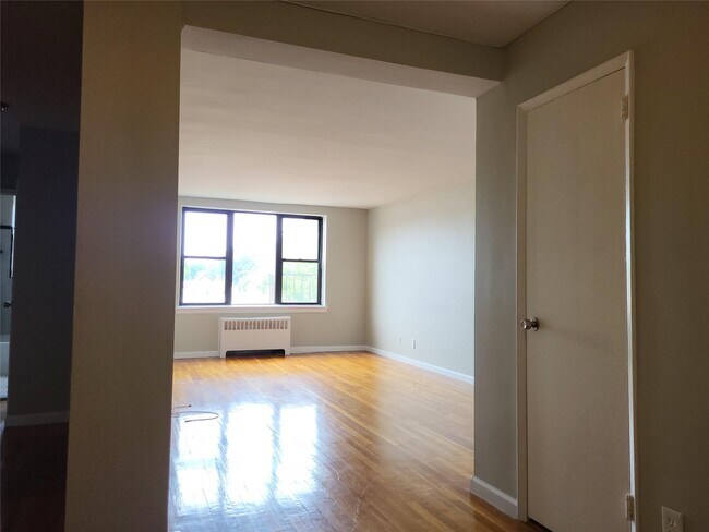 Building Photo - 95 Sedgwick Ave