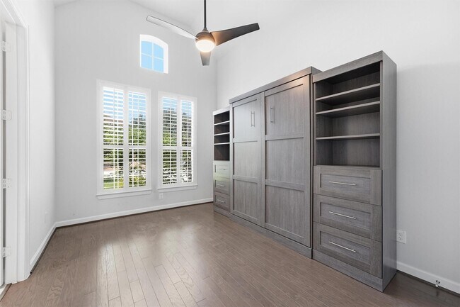 Building Photo - 1303 Gardenia Dr