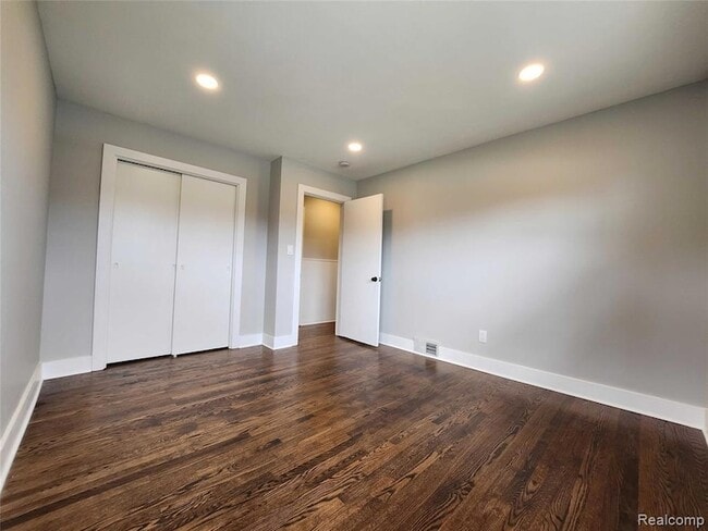 Building Photo - 15705 Juliana Ave