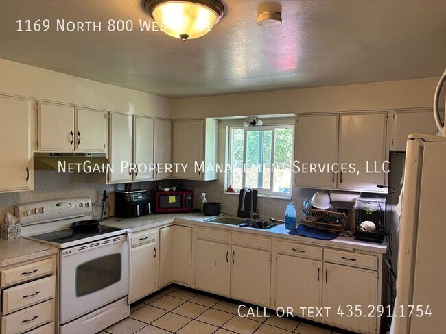Building Photo - 1169 N 800 W St