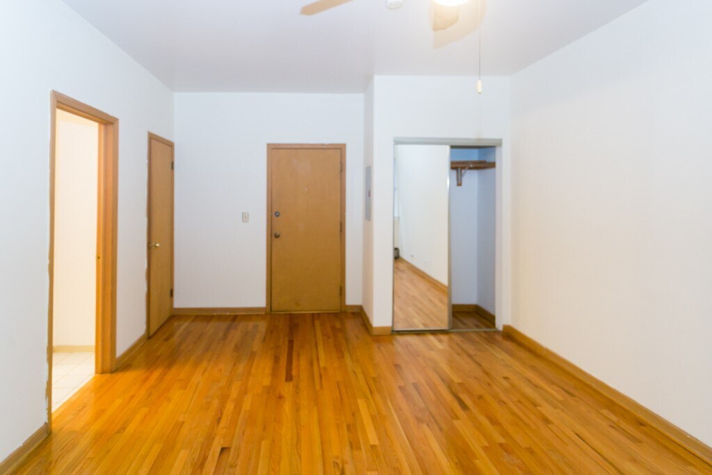 Building Photo - 640 W Barry Ave