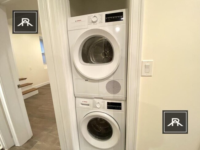 Building Photo - 3 bedroom in Brookline MA 02446